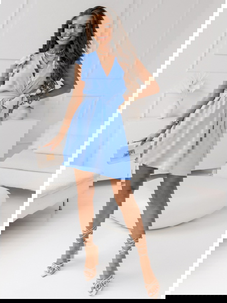 Błękitna sukienka z... 2