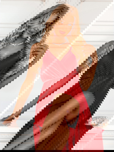 Malinowa sukienka satynowa... 2