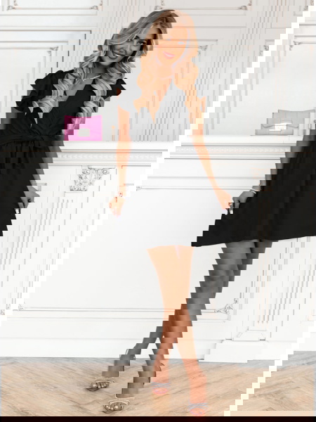 Czarna sukienka z wiązaniem... 2