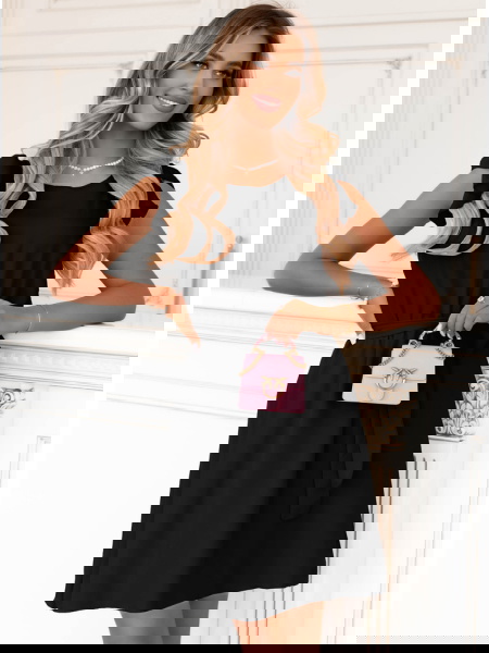 Czarna sukienka z wiązaniem... 2