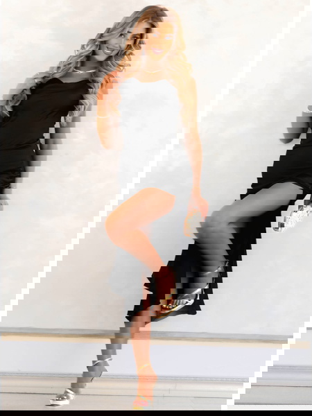 Czarna satynowa długa... 2