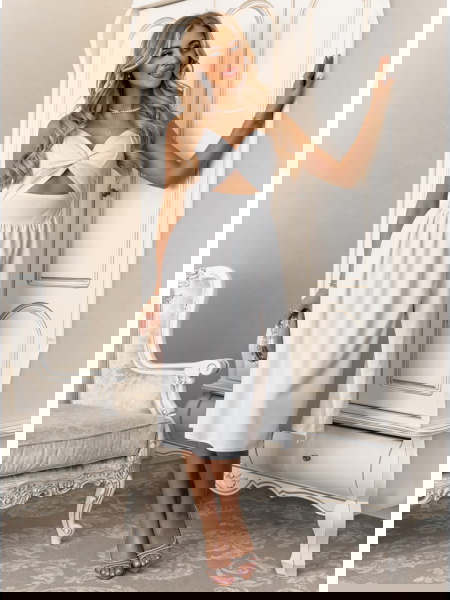 Biała sukienka midi z... 2