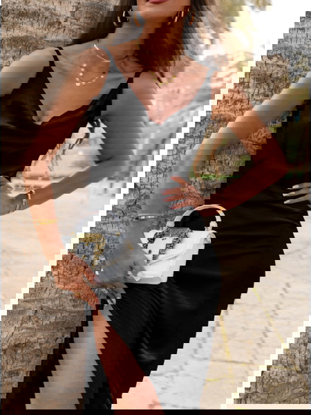 Czarna satynowa długa... 2