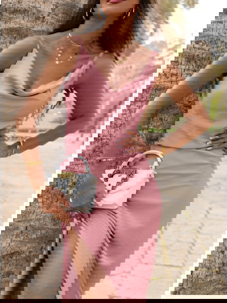 Satynowa długa sukienka na... 2