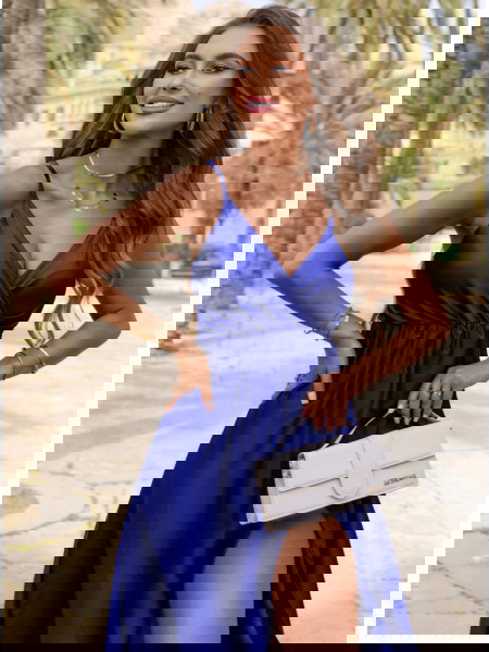 Chabrowa sukienka satynowa... 2