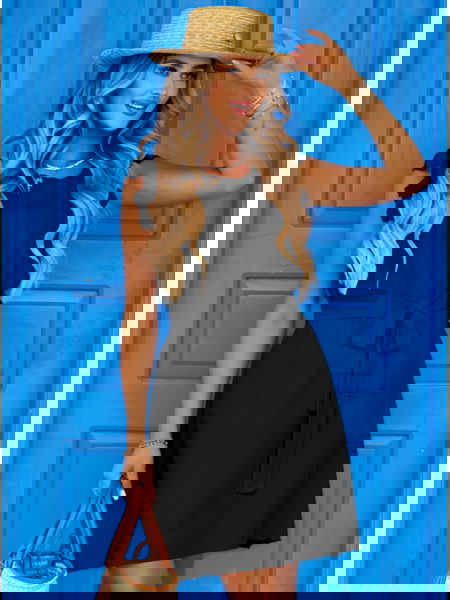 Czarna sukienka z wiązaniem... 2