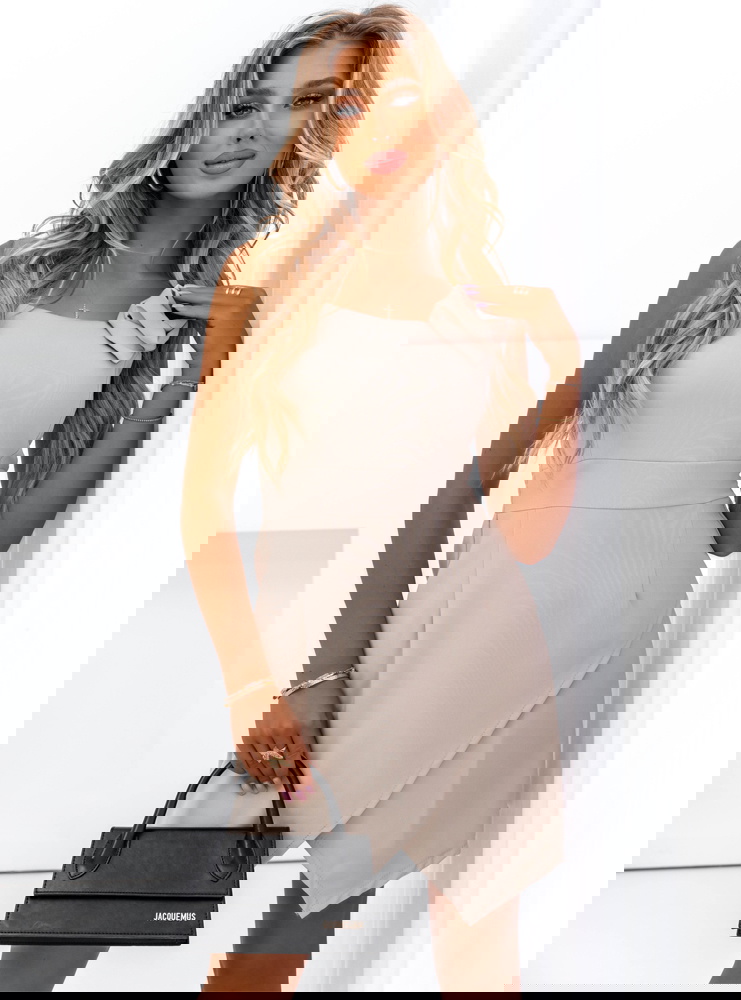 Beżowa sukienka mini na ramiączkach...