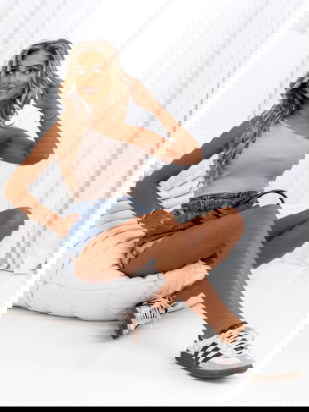 Beżowa prążkowana bluzka na... 2