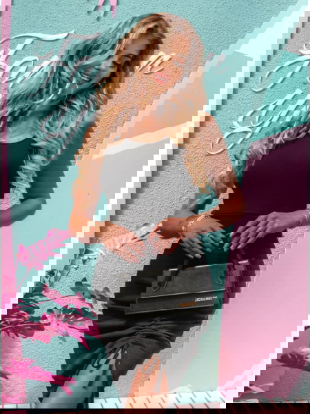 Czarna prążkowana sukienka... 2