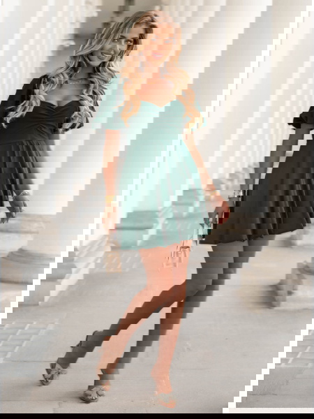 Sukienka mini z bufiastymi... 2