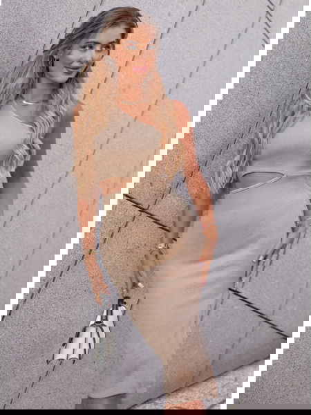 Beżowa prążkowana sukienka... 2