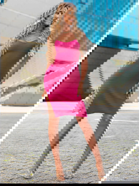 Prążkowana sukienka na... 2