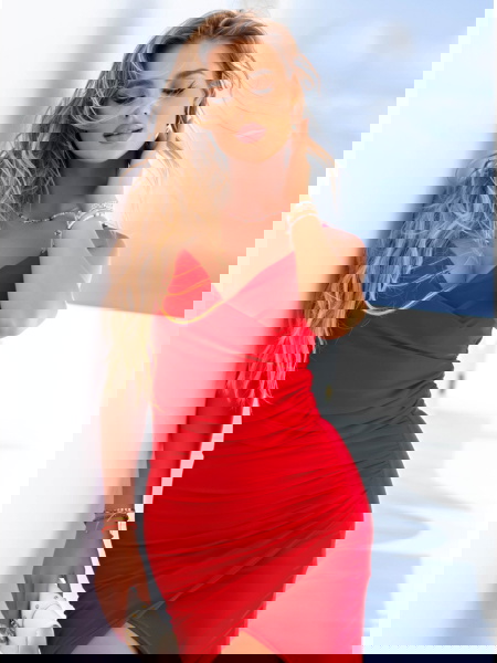 Malinowa sukienka na... 2