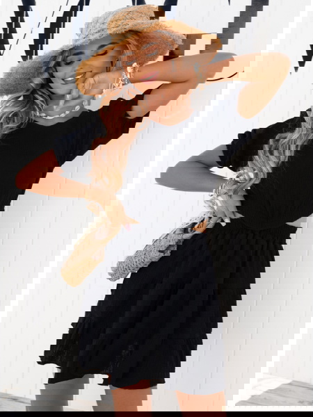 Czarna rozkloszowana... 2