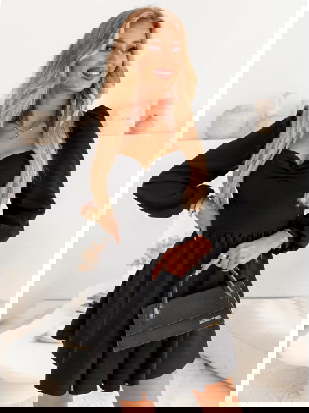 Czarna sukienka z... 2