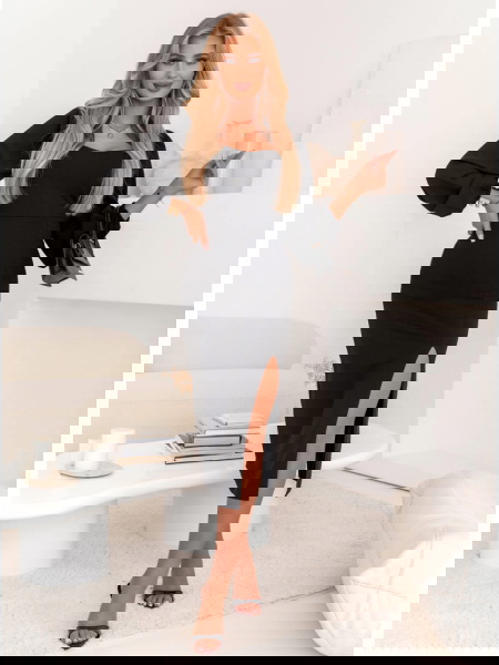 Czarna sukienka z... 2