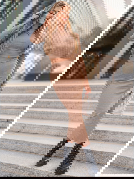 Beżowy prążkowany komplet... 2