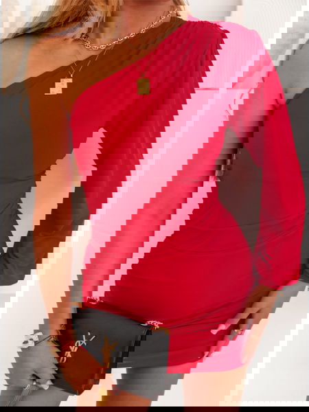 Malinowa sukienka na jedno... 2