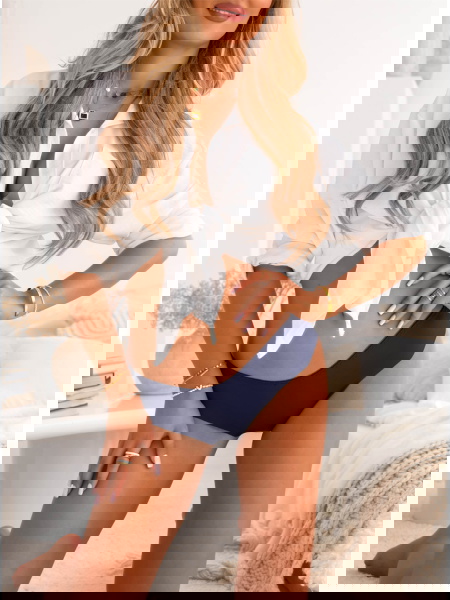 Granatowe bezszwowe majtki... 2