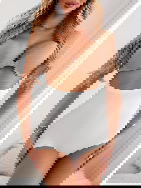 Białe majtki modelujące z... 2