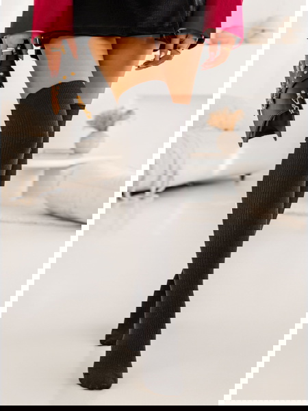 Czarne gładkie zakolanówki... 2