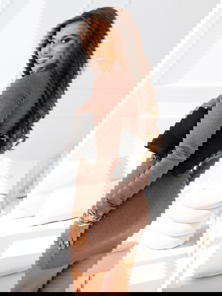 Prążkowana sukienka mini... 2