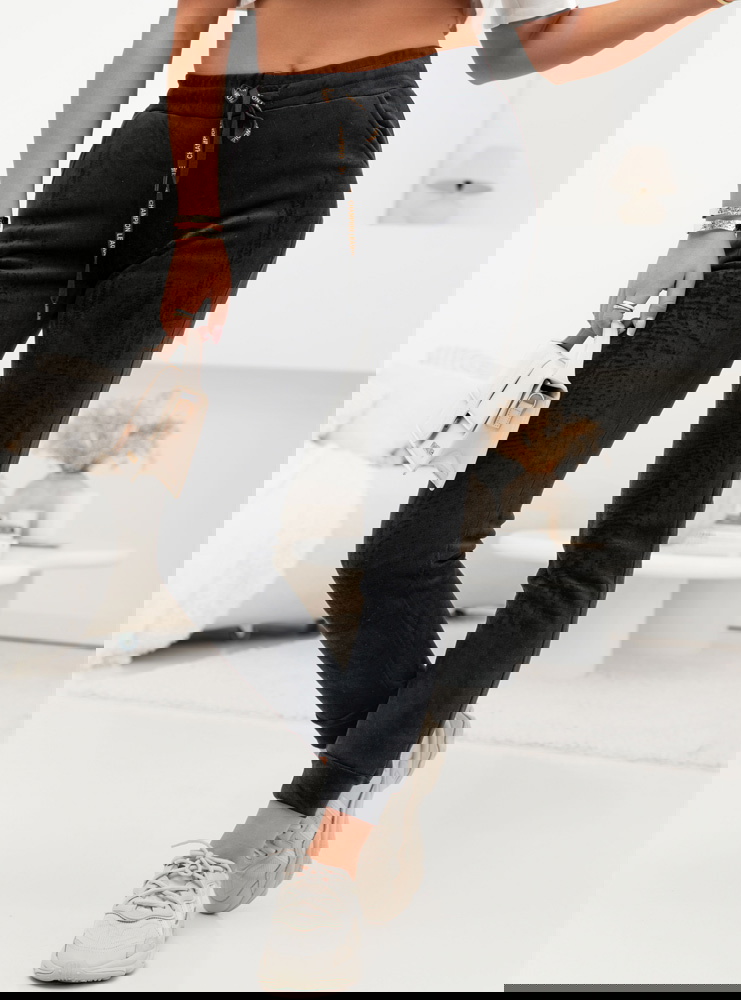 Czarne spodnie welurowe Theola