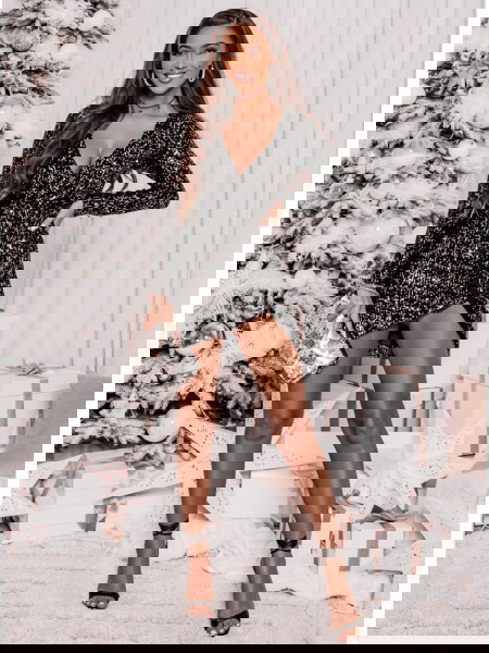 Czarna cekinowa sukienka z... 2