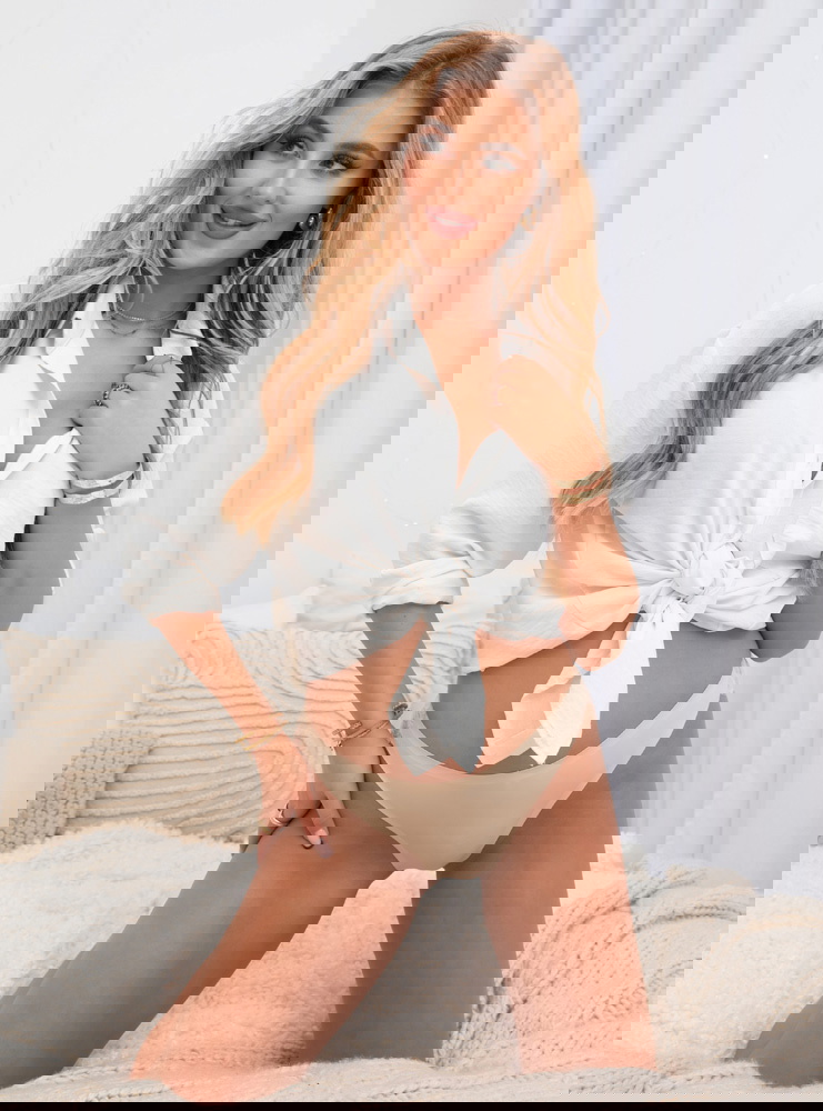 Beżowe majtki z koronką Jamee