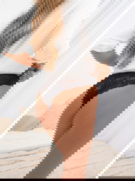 Czarne majtki z koronką Jamee