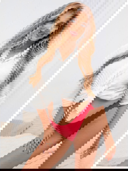 Malinowe majtki z koronką... 2