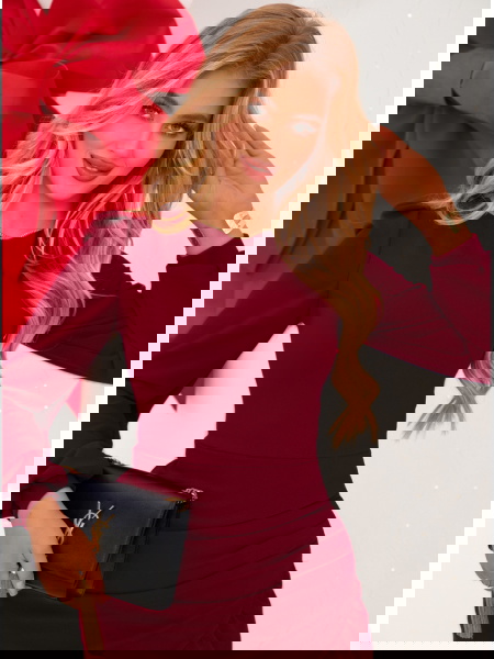 Bordowa dopasowana sukienka... 2