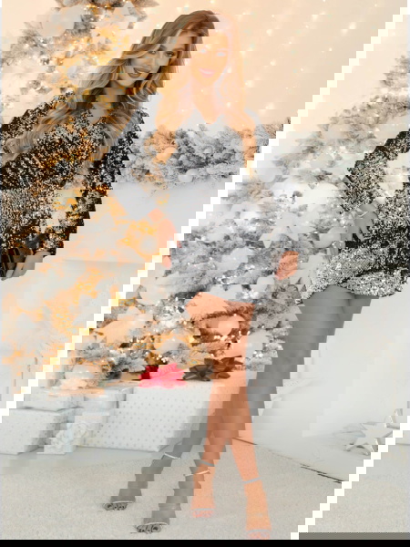 Czarna cekinowa sukienka z... 2