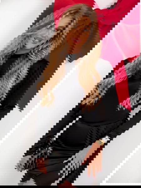 Czarna sukienka mini z... 2