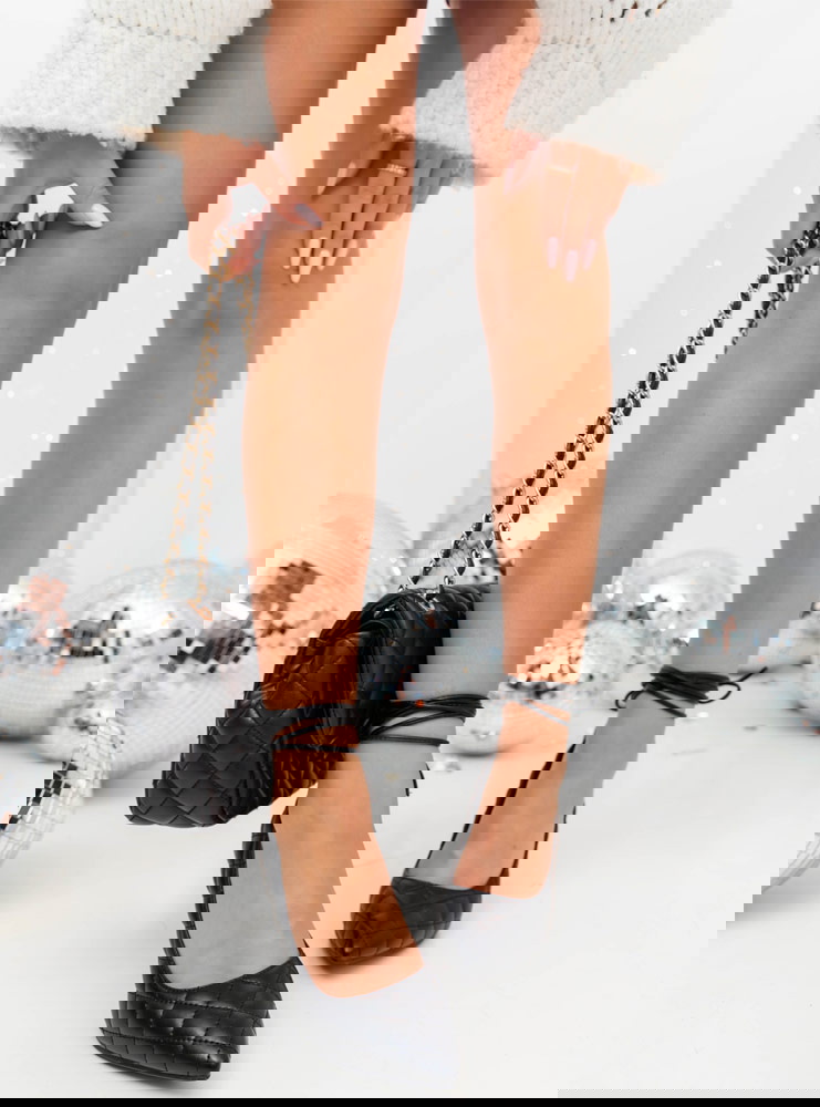 Czarne szpilki z wiązaniem Salimu