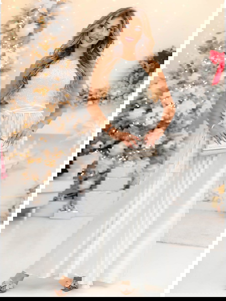 Biała długa satynowa... 2