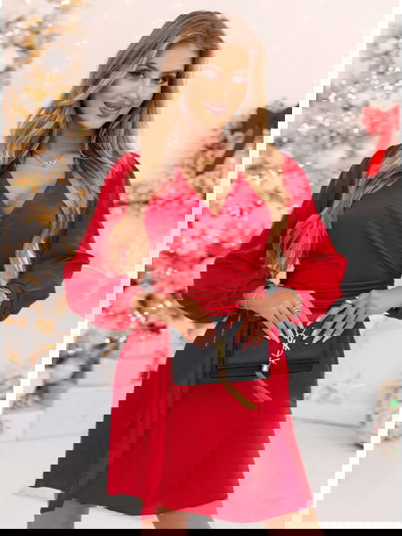 Malinowa satynowa sukienka... 2