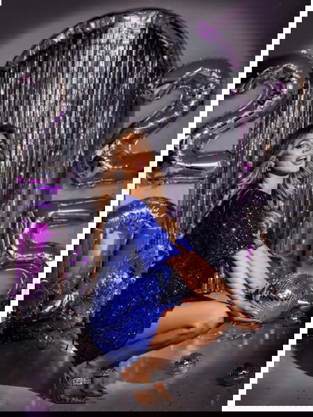 Chabrowa cekinowa sukienka... 2