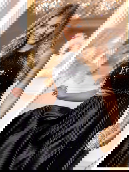 Czarna długa satynowa... 2