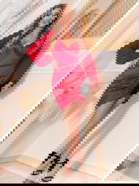 Malinowa sukienka z... 2