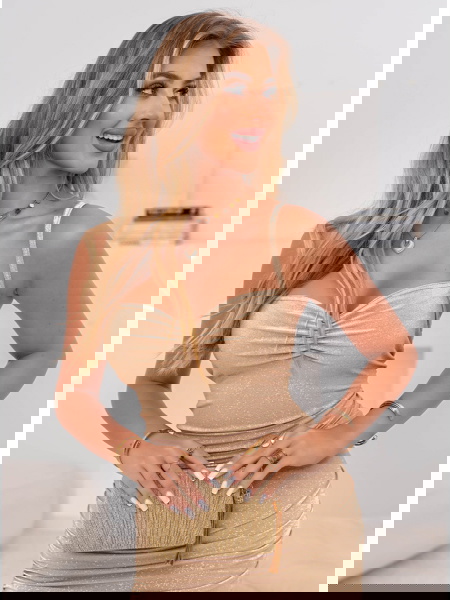 Beżowa błyszcząca sukienka... 2