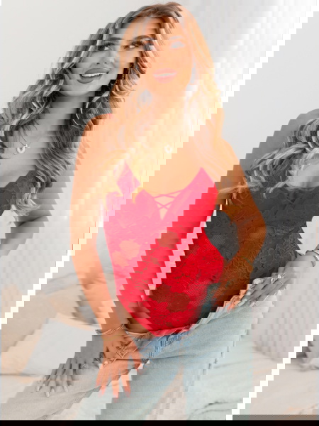 Malinowe koronkowe body ze... 2