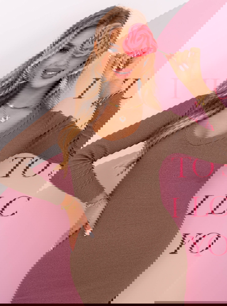 Prążkowana dopasowana sukienka z...