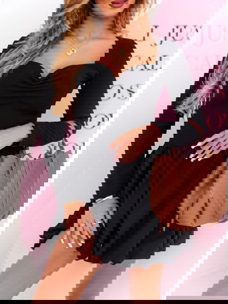 Czarna sukienka typu bombka... 2