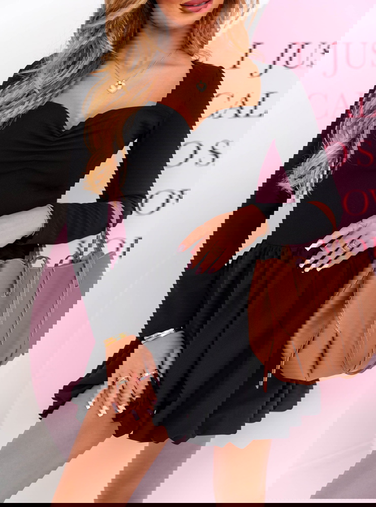 Czarna sukienka typu bombka z...