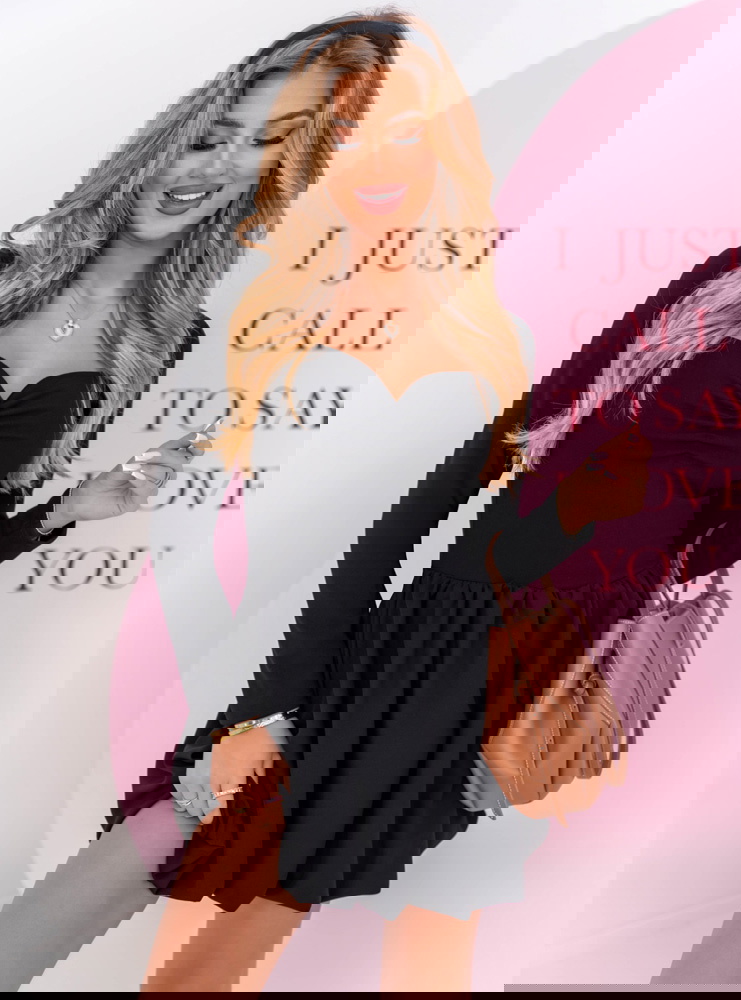 Czarna sukienka typu bombka z...