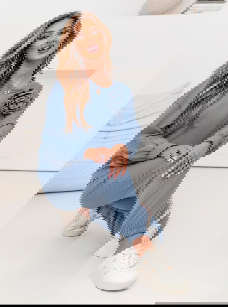 Niebieski komplet z ozdobną różą Elivia