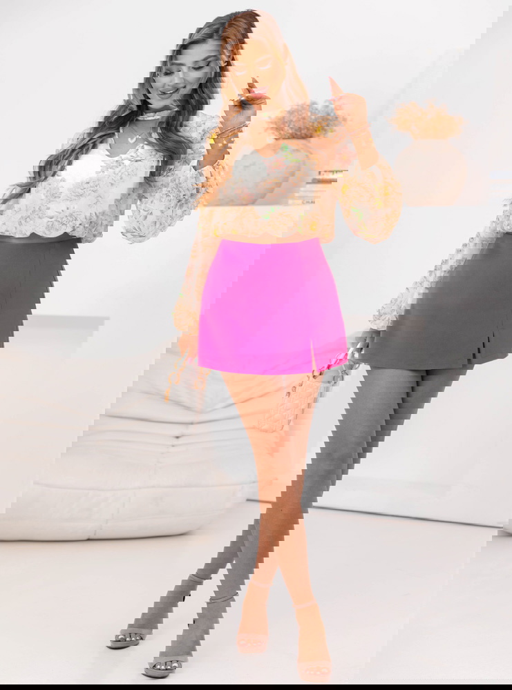 Beżowa krótka bluzka w kwiaty Gorane