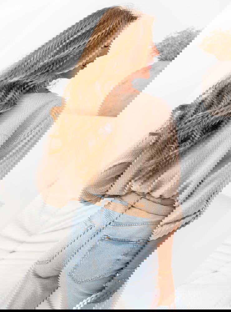 Beżowa muślinowa bluzka z ozdobnym...