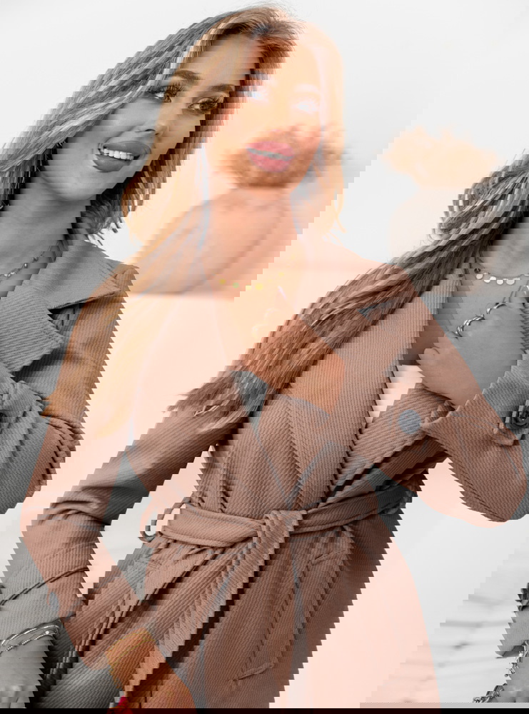 Płaszcz zapinany na guzik z wiązaniem...